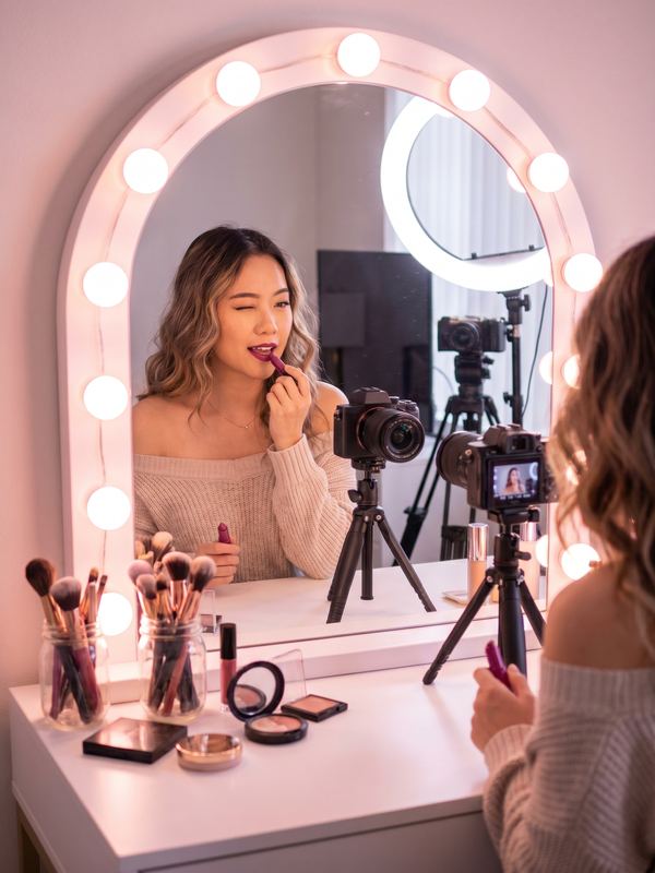 麻豆传媒美妆直播